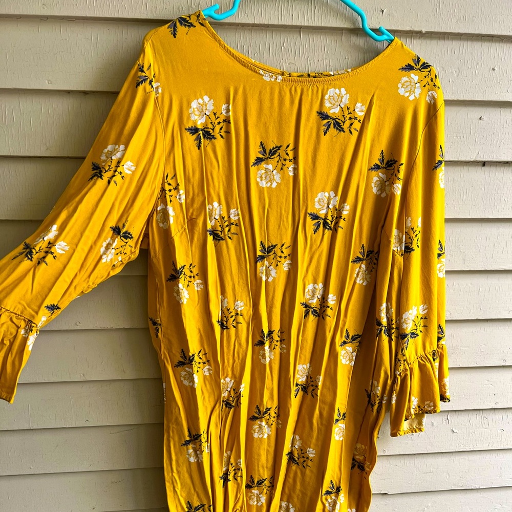 Old Navy Mustard Floral Dress 🌻🌼